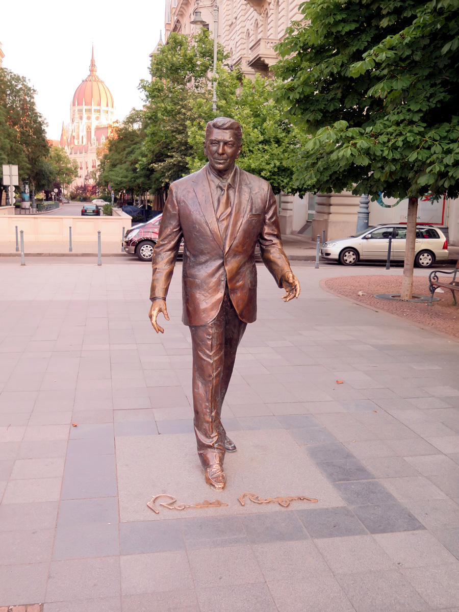 Budapest 2014, Ronald Reagan statue