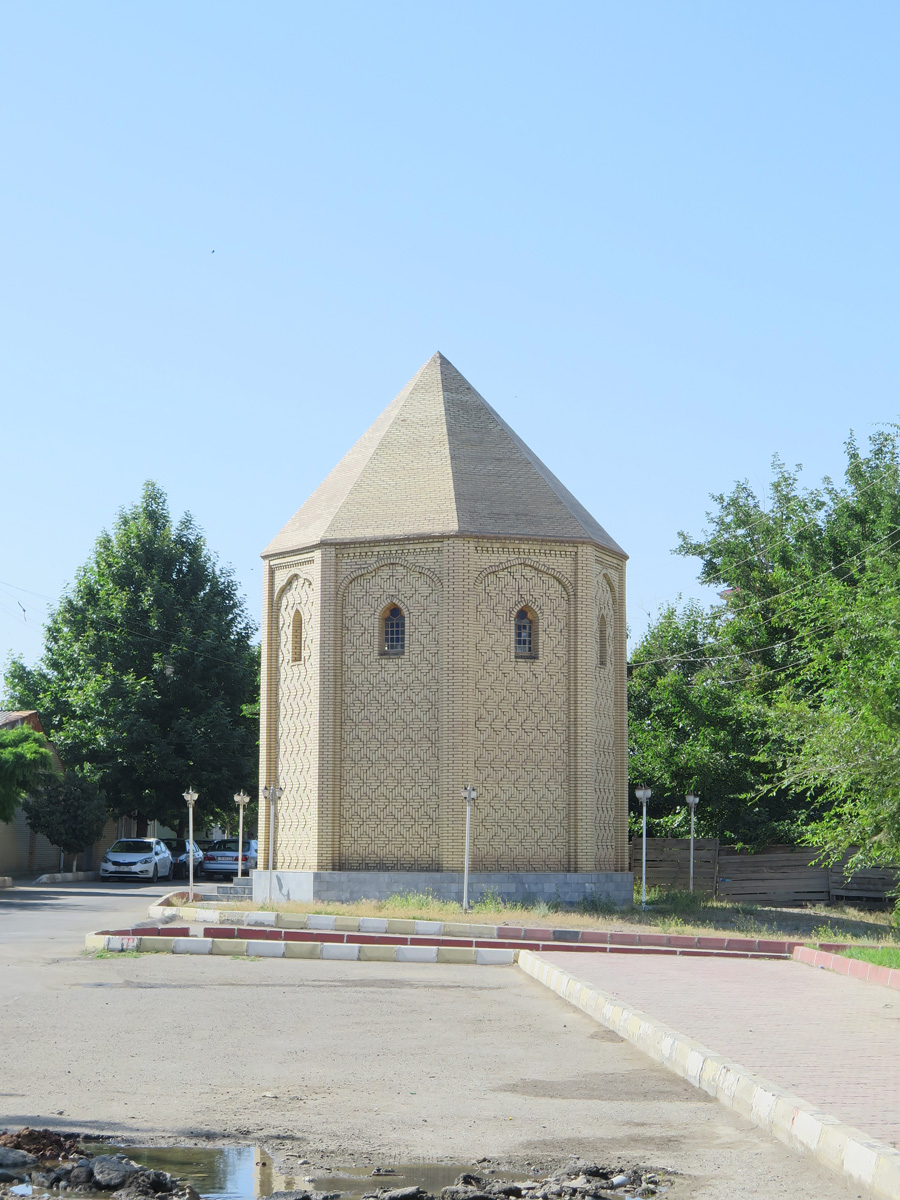 Nakhchivan 2014, Elegant Mausoleum
