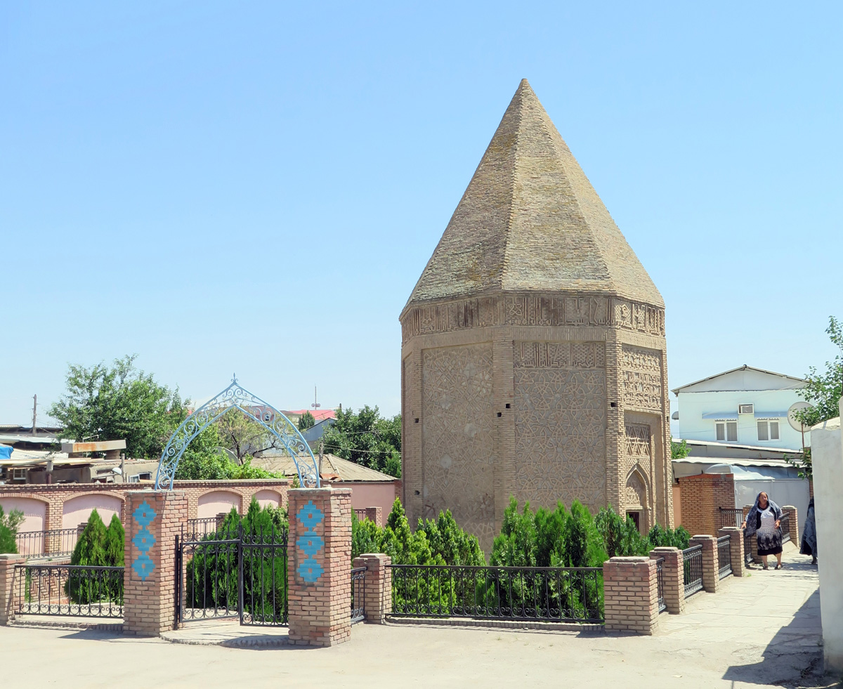 Nakhchivan 2014, Mausoleum of Yusif Huseynoglu (12th c.)