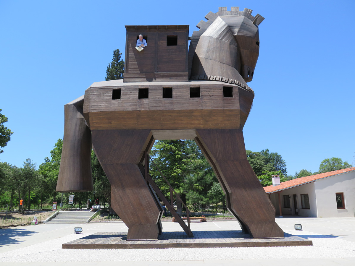 Troy, Scotsman in the Wooden Horse