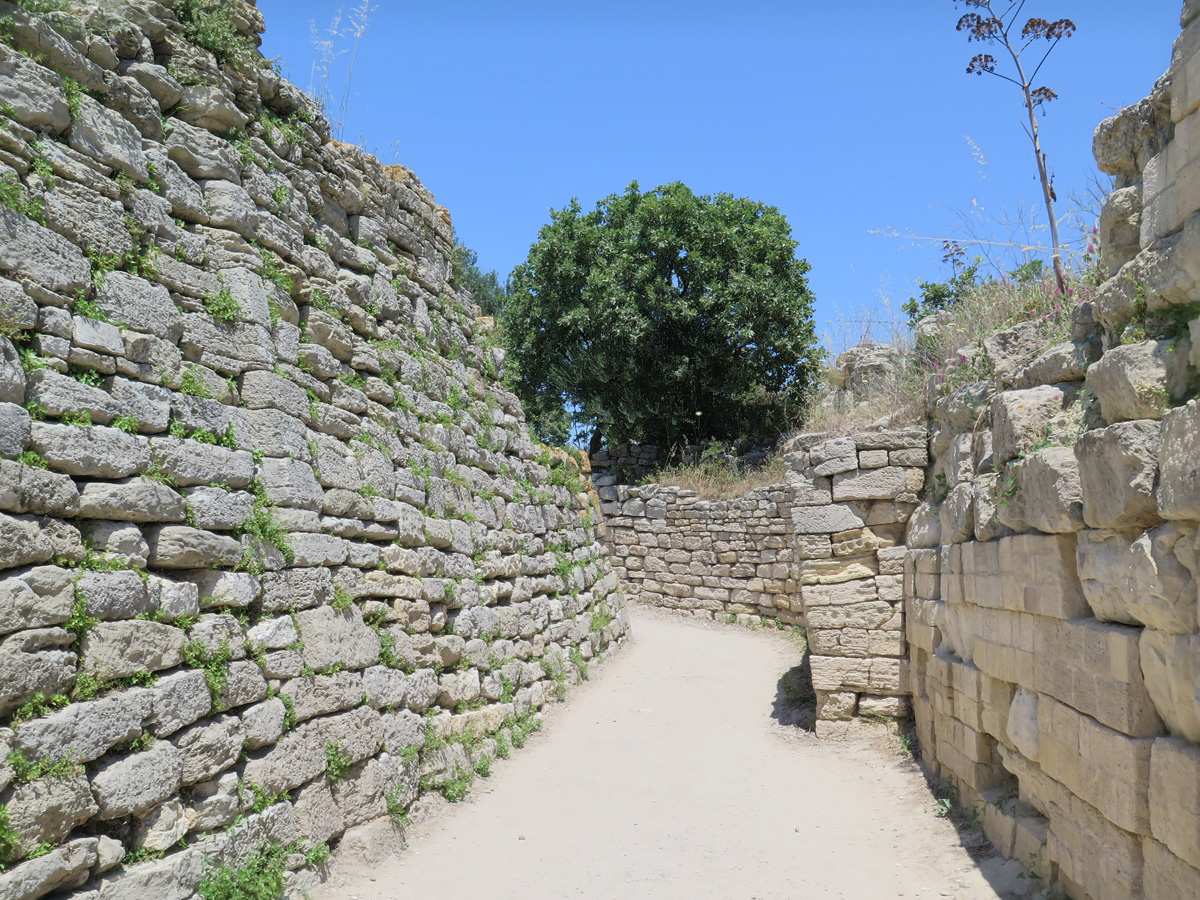 Troy, Troy VI wall (left)