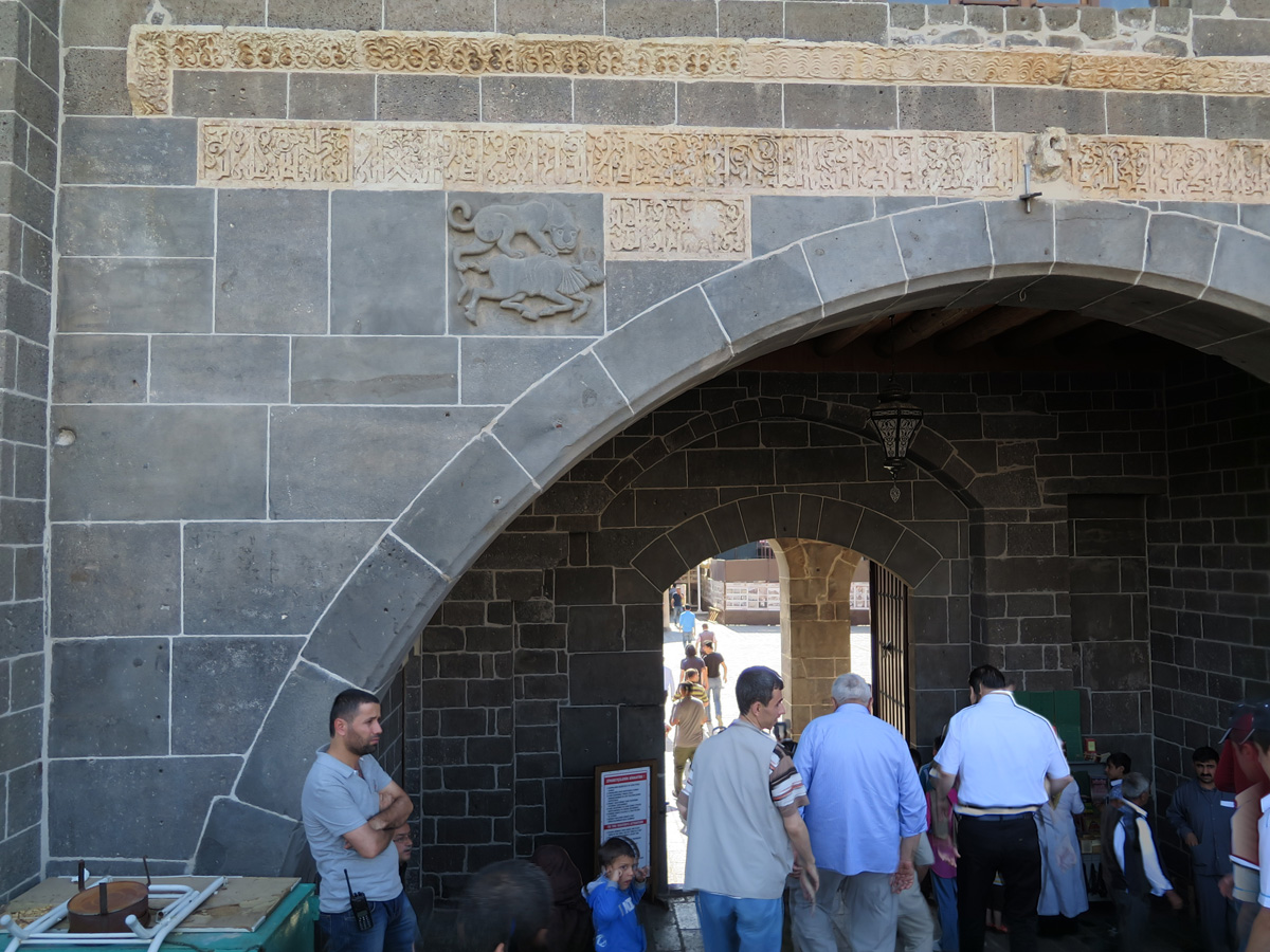 Diyarbakir, Lion + Bull emblem on Mosque gateway