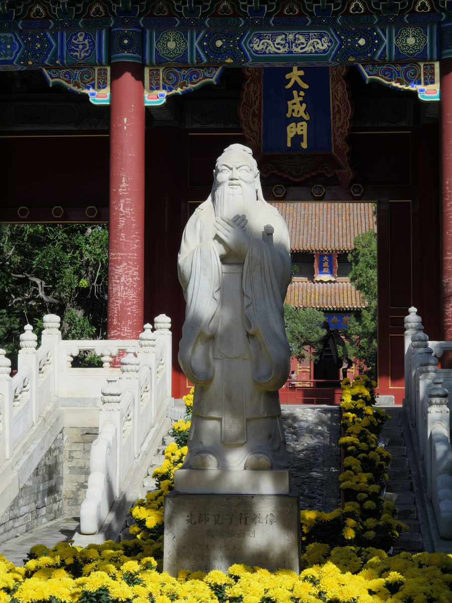 Beijing, Confucian Temple: Confucius statue