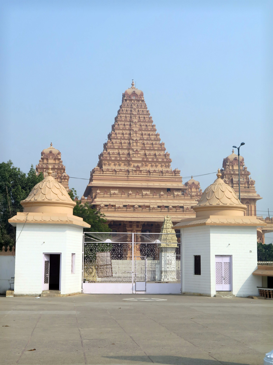 Delhi, Chhatarpur Temple area