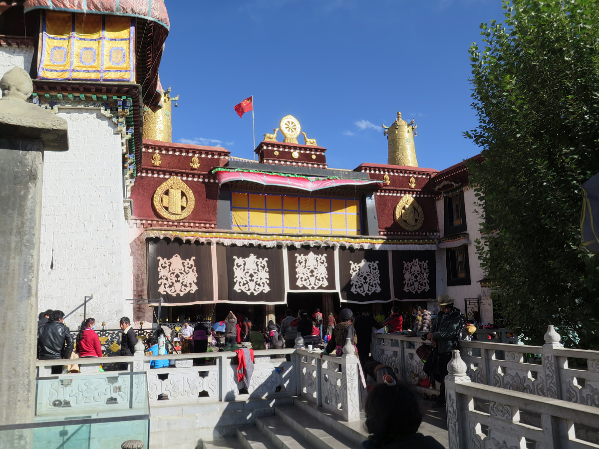 Barkhor Square and Jokhang Temple, Jokhang entrance