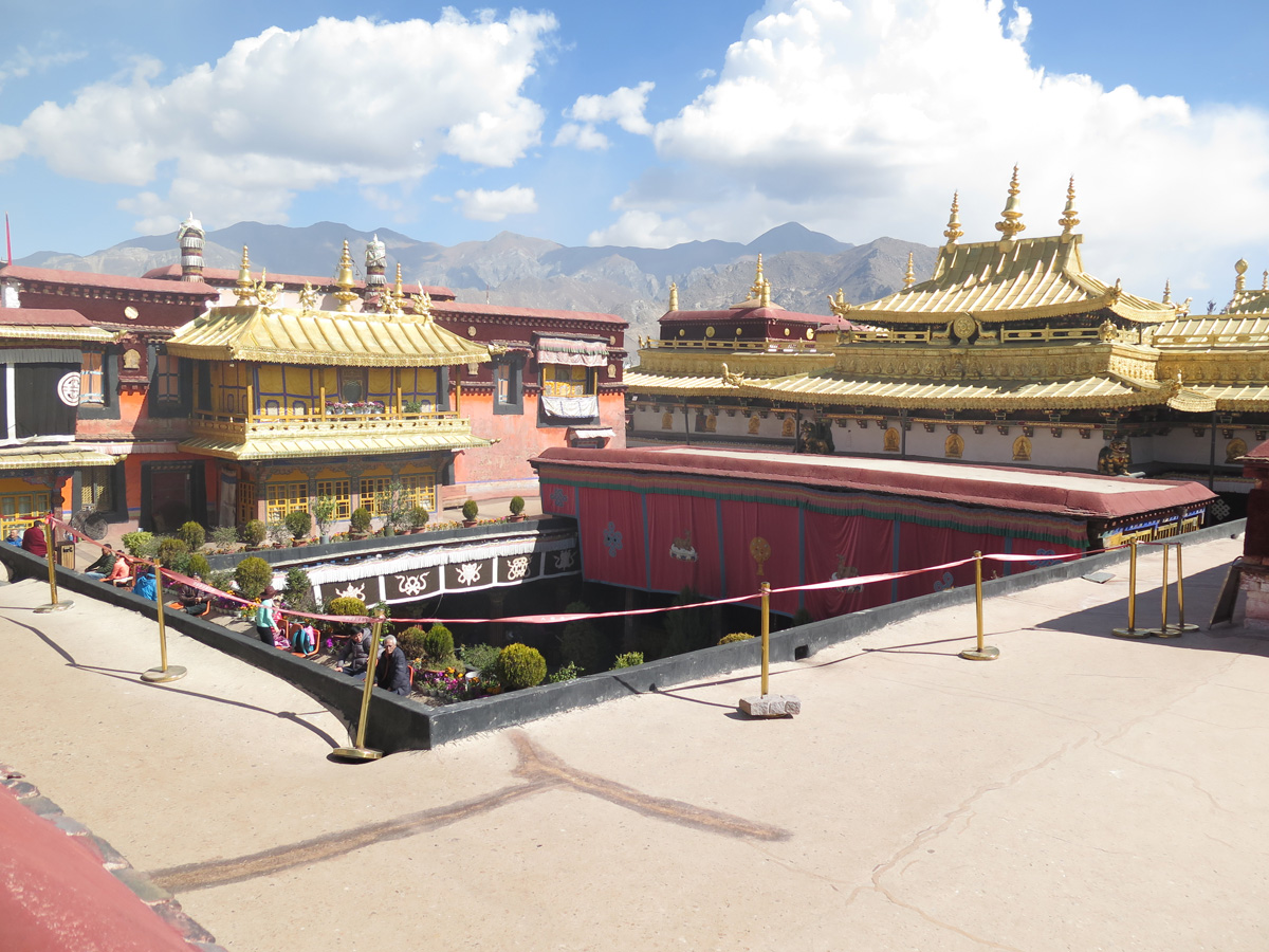 Barkhor Square and Jokhang Temple, Jokhang rooftop