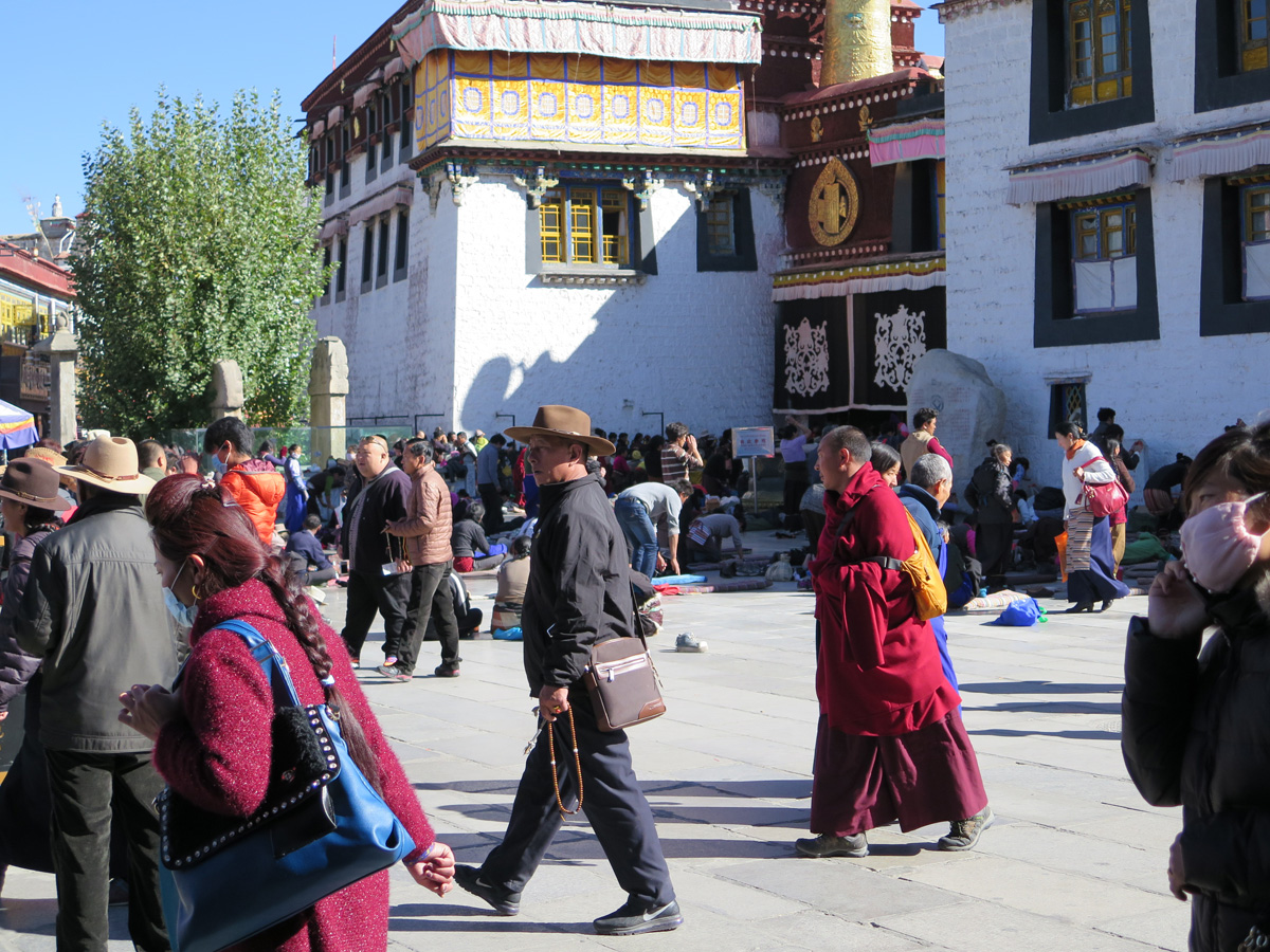 Around Lhasa, Pilgrim