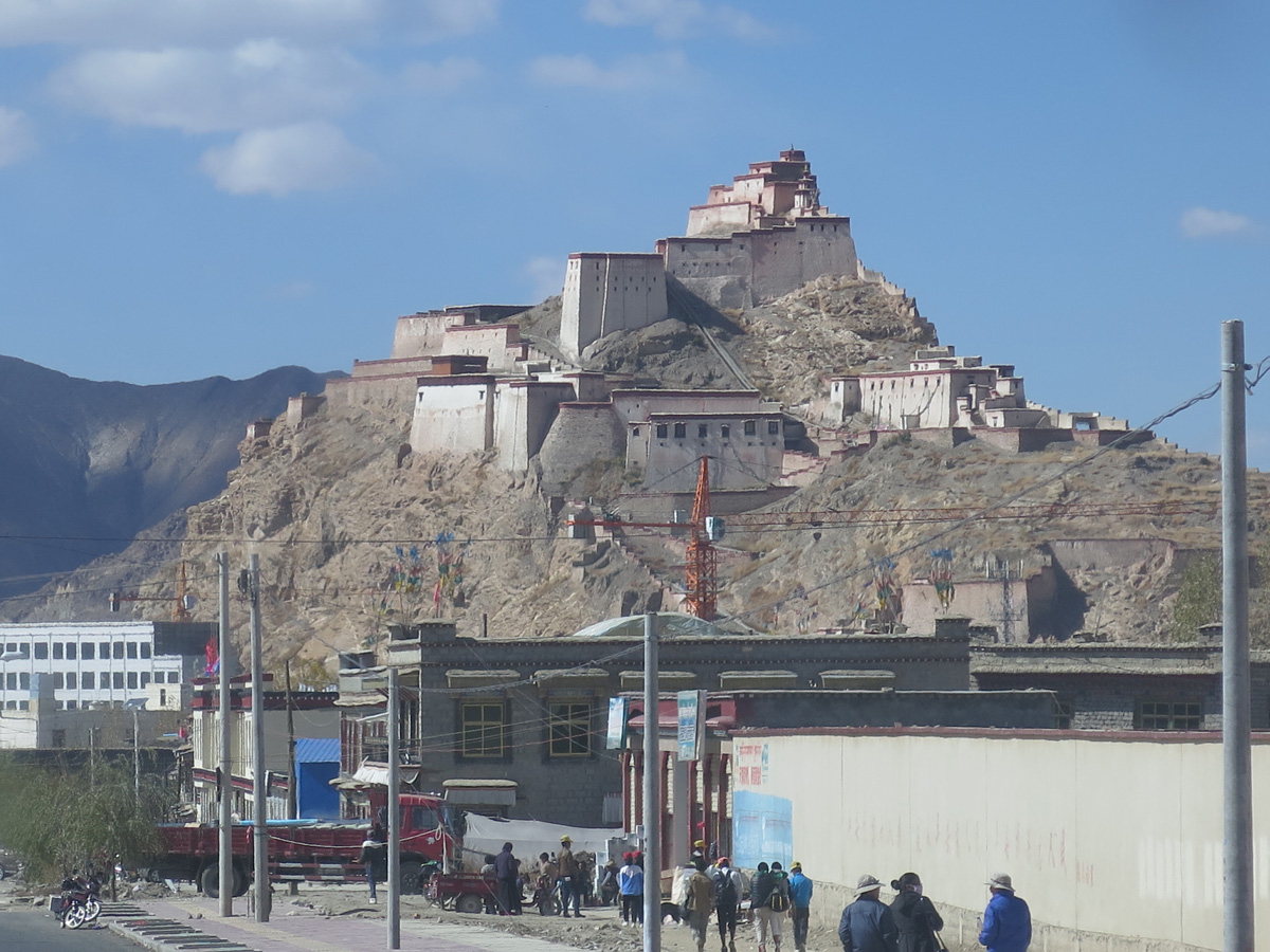 Lhasa-Gyantse, Gyantze Dzong (castle)