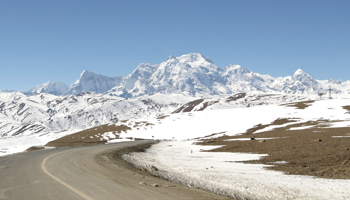 EBC to Zanghmu, View from Nya Lam Thong Lha pass