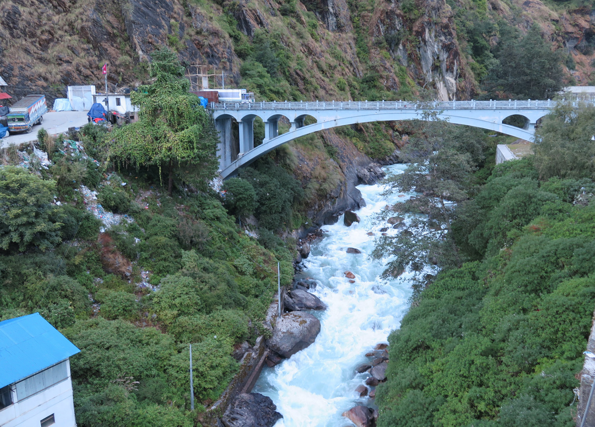 EBC to Zanghmu, Nepal-China Friendship Bridge