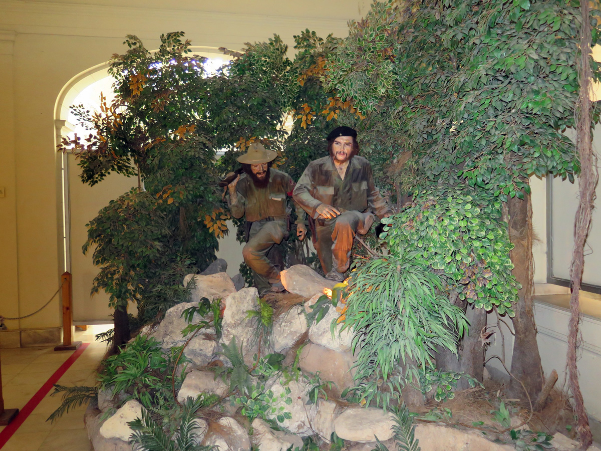 Museo de la Revolucion, Cienfuegos + Guevara