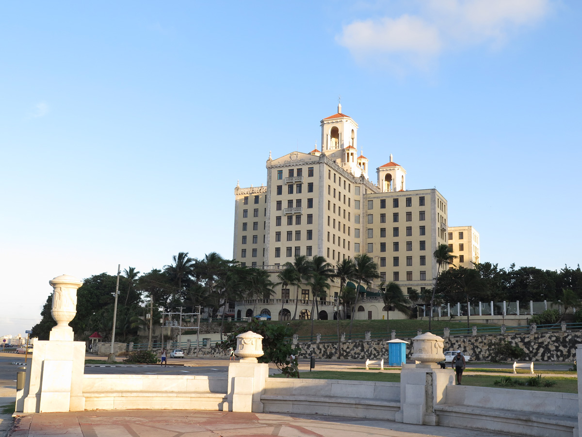 Around Havana, Hotel National: a former gangster haunt