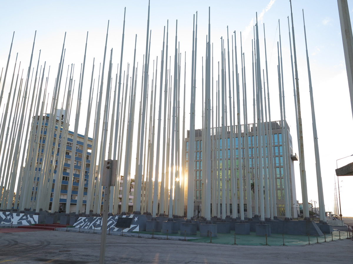 Around Havana, Flagpoles in front of US Interests Section