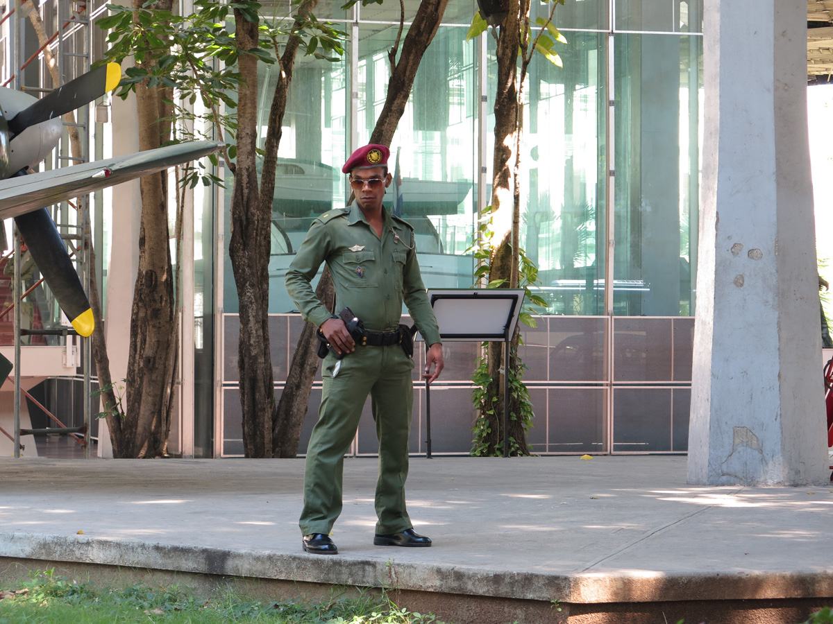 Museo de la Revolucion, Museum guard