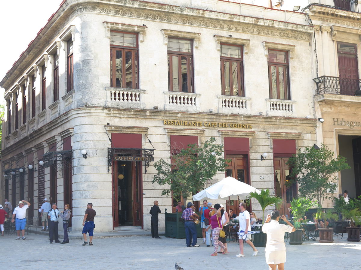 Old Havana, Very spiffy Cafe del Oriente