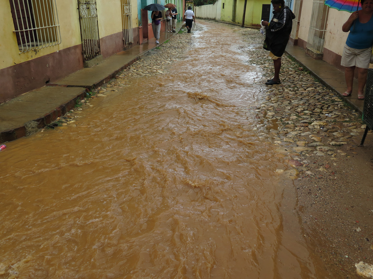 Trinidad, Sudden flash downpour