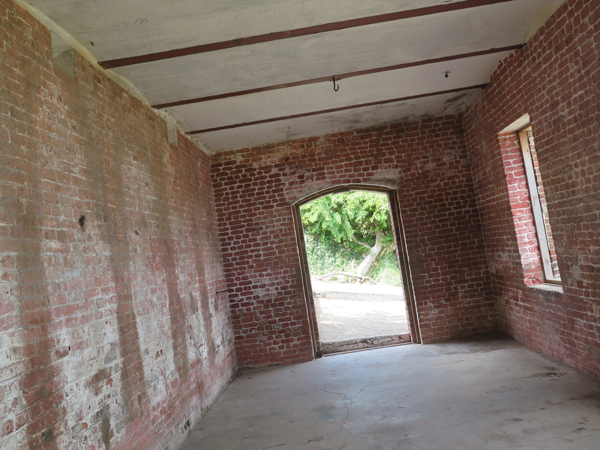 Port Royal, Giddy House interior