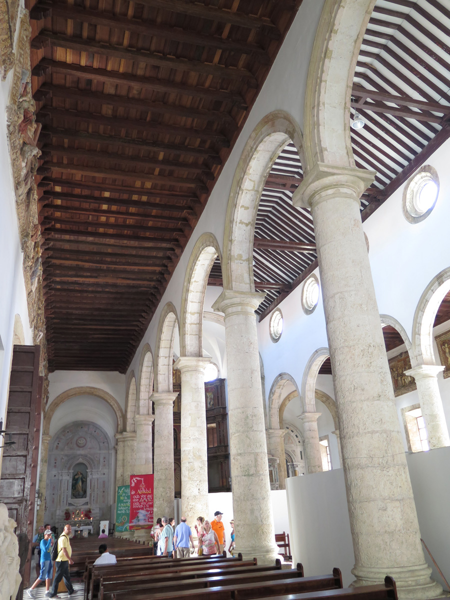 Cartagena, Cathedral interior: light and airy