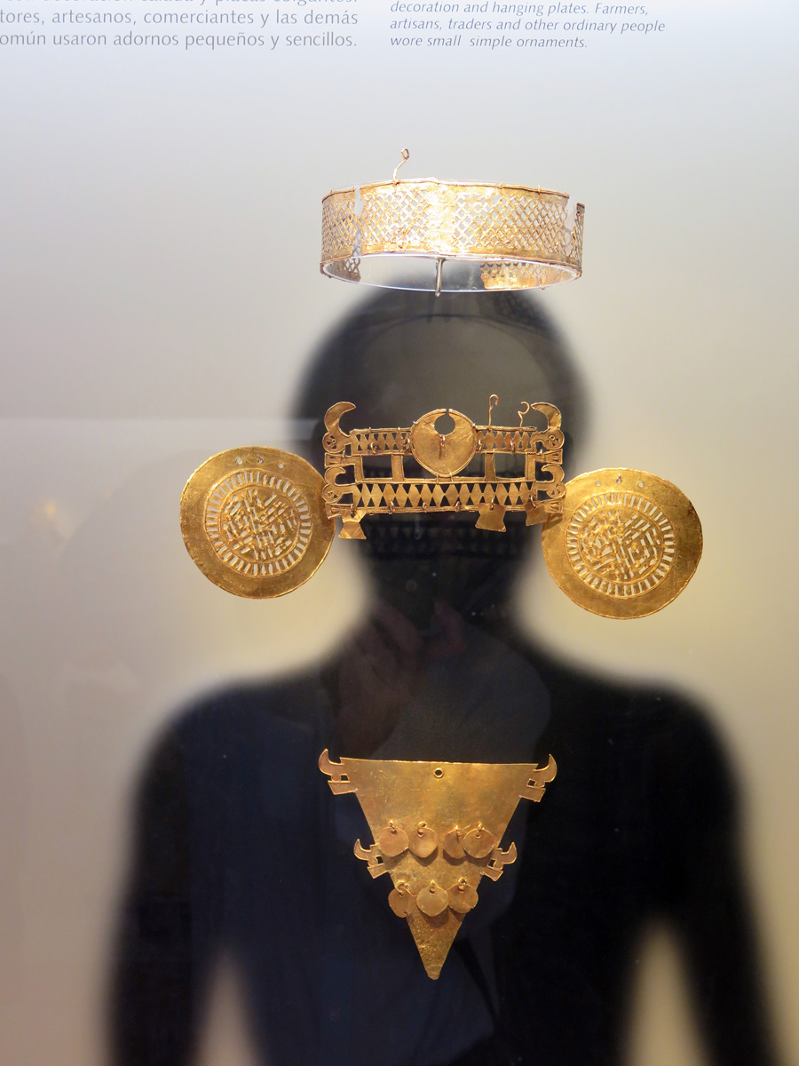 Museo del oro, Gold adornments