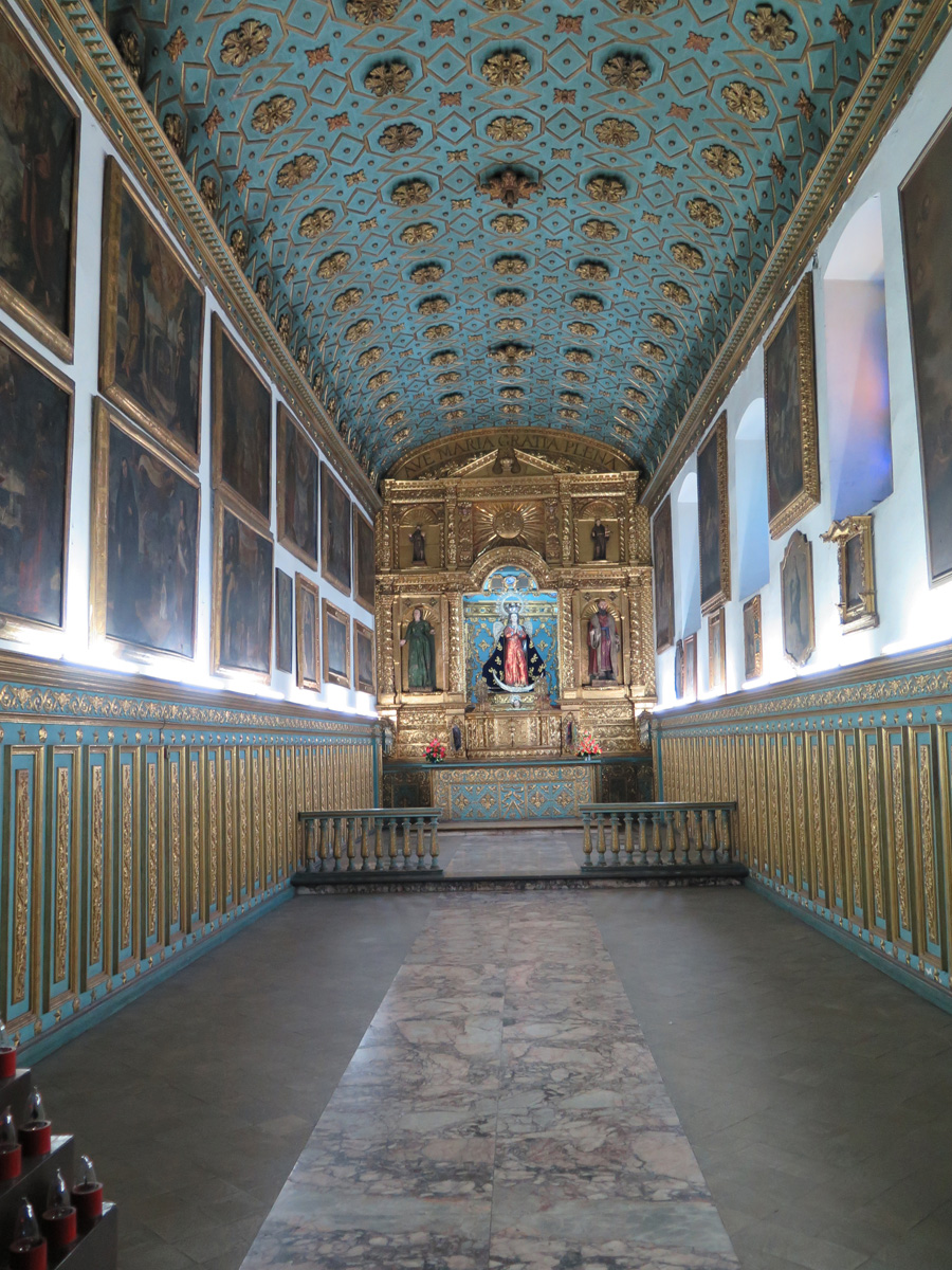Around Bogota, Iglesia San Francisco, side chapel
