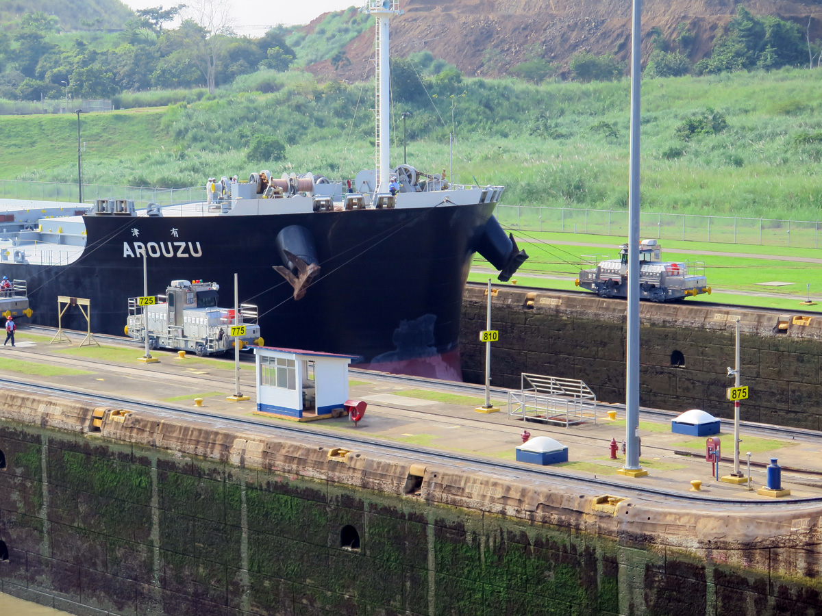 Miraflores Locks, The little mules guide the larger ships