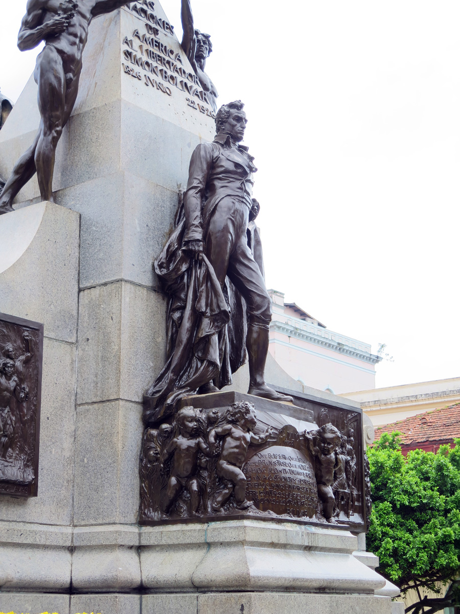 Panama City, Simon Bolivar statue
