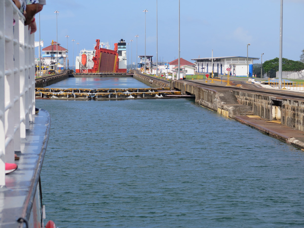 Panama Canal Transit, Entering the Gatun locks