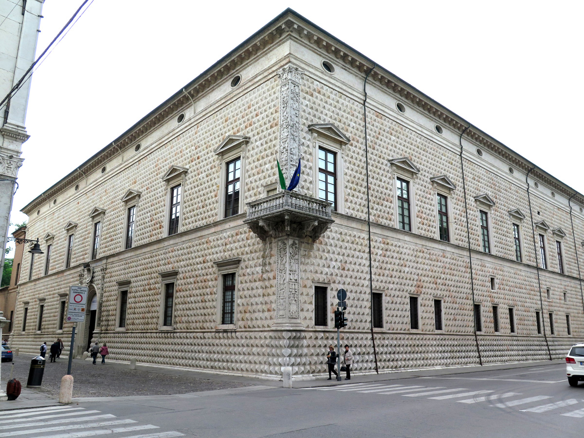 Ferrara, Diamanti Palace