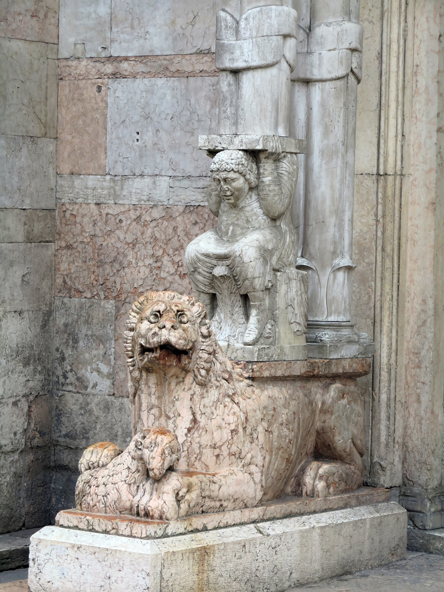 Ferrara, Odd cathedral doorway support