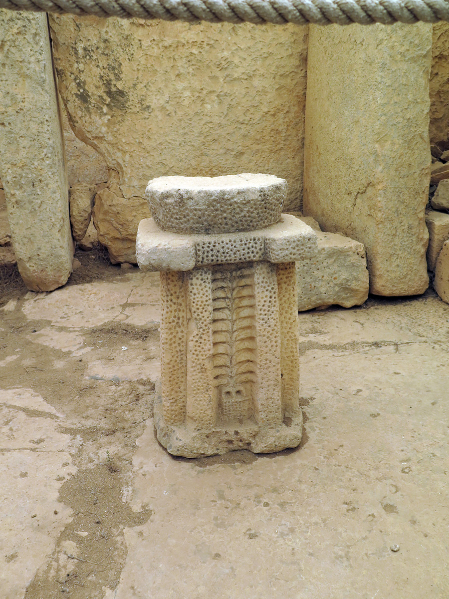 Hagar Qim, Hagar Qim: Altar (?) (replica)
