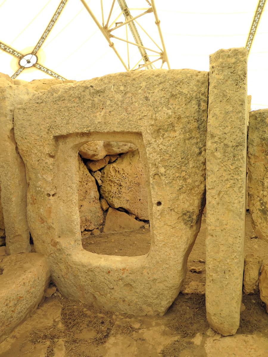 Hagar Qim, Hagar Qim: Strange doorway