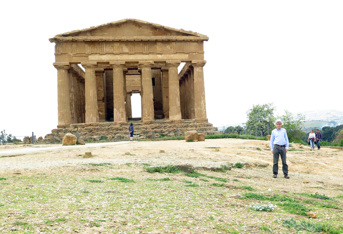 Agrigento, Scotsman at Temple of Concordia