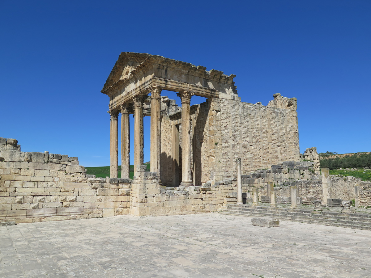 Dougga, Capitol