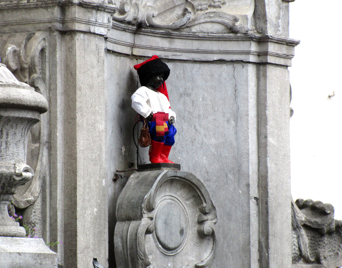 Brussels, Mannekan Pis, in another special costume