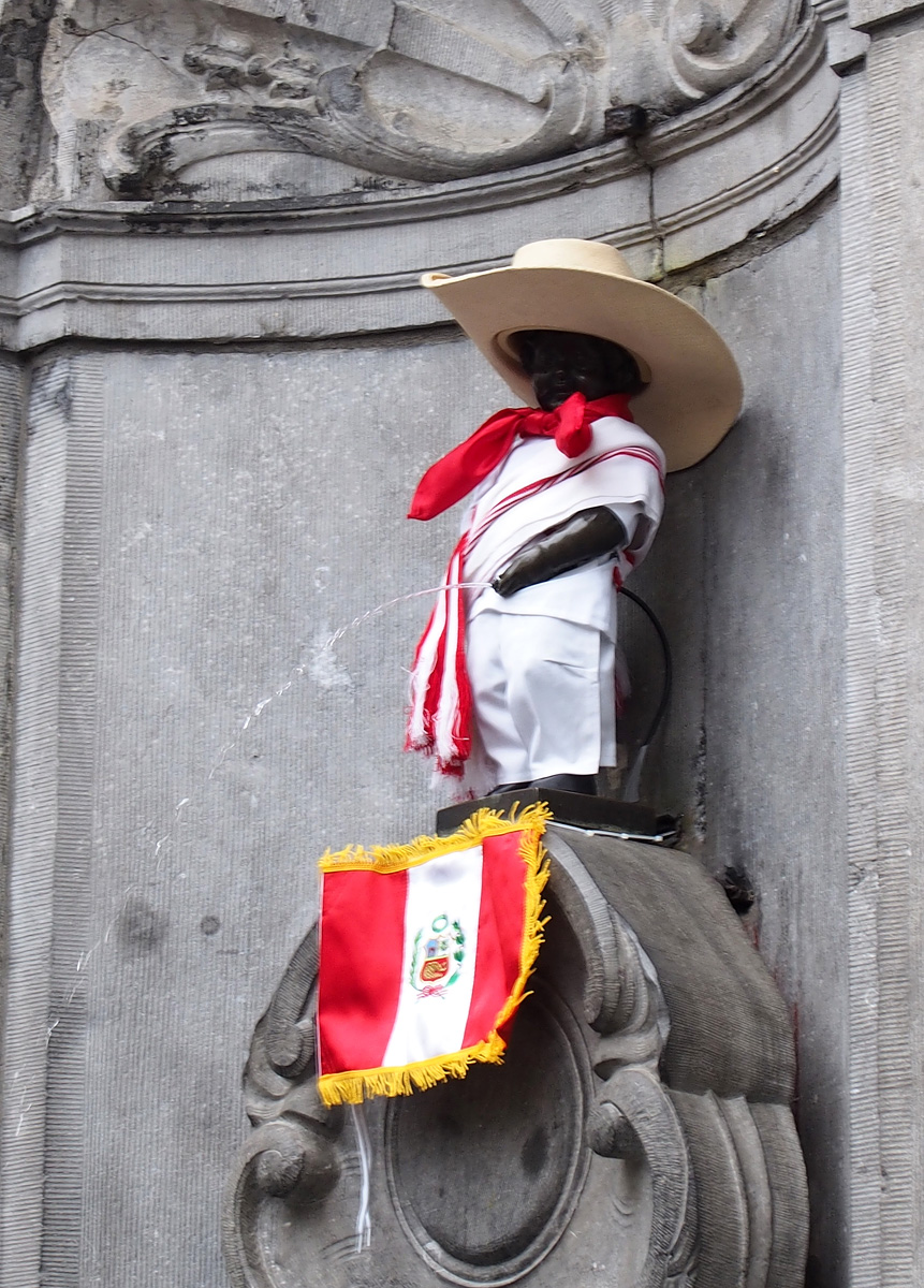 Brussels, Mannekan Pis, costumed for Peru