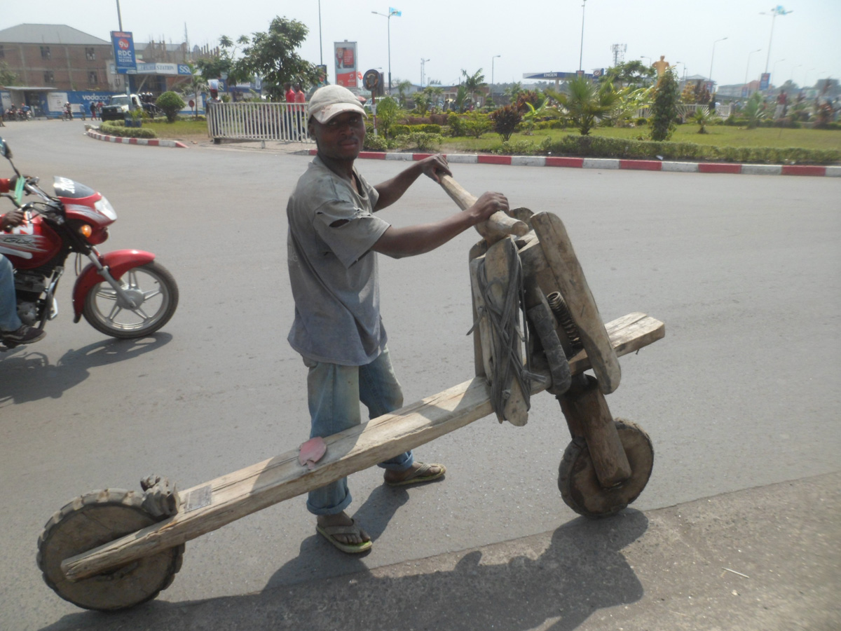 Goma, A Wooden Bicycle