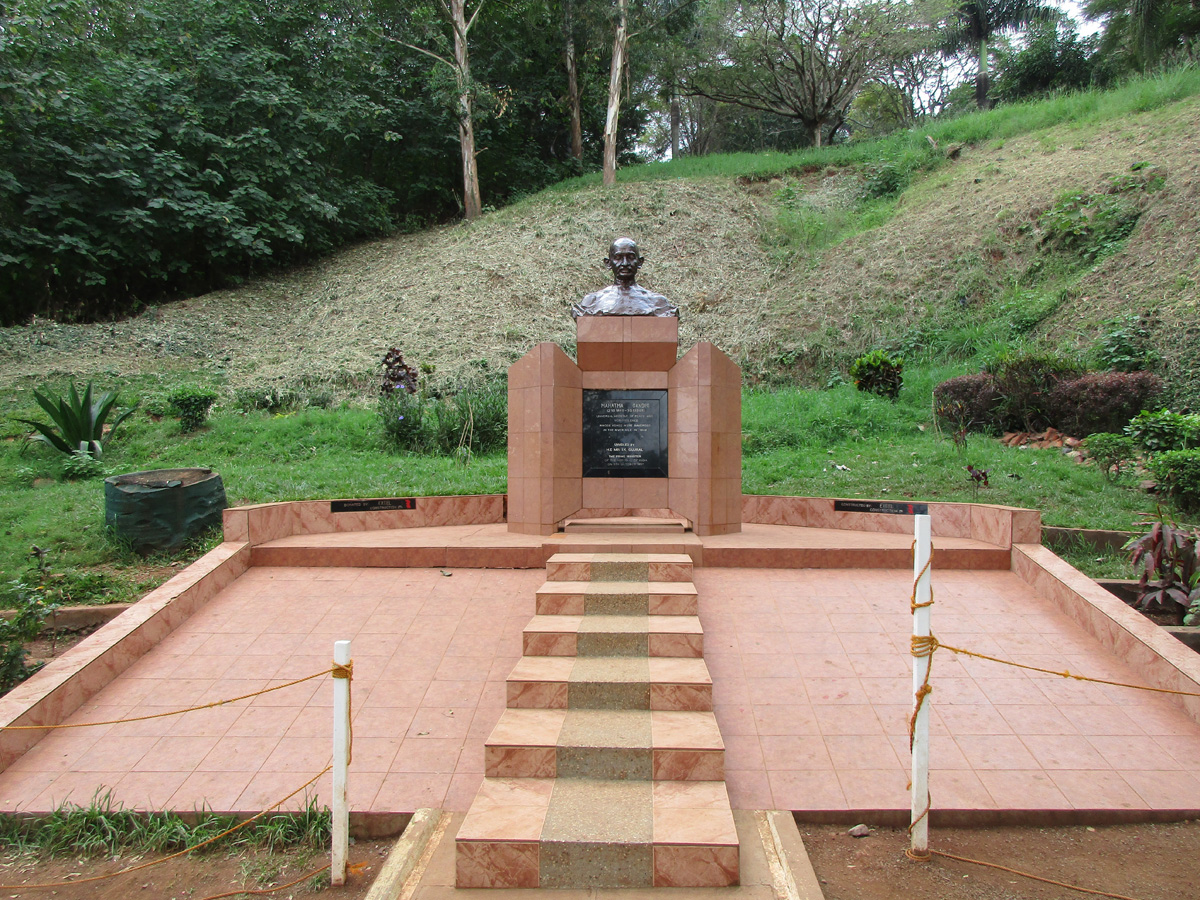 Jinja, Gandhi Memorial: Some of his ashes were scattered here.