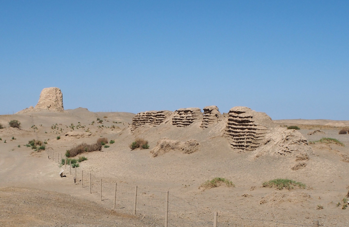Dunhuang: Yumen Guan, Han Wall and guard tower