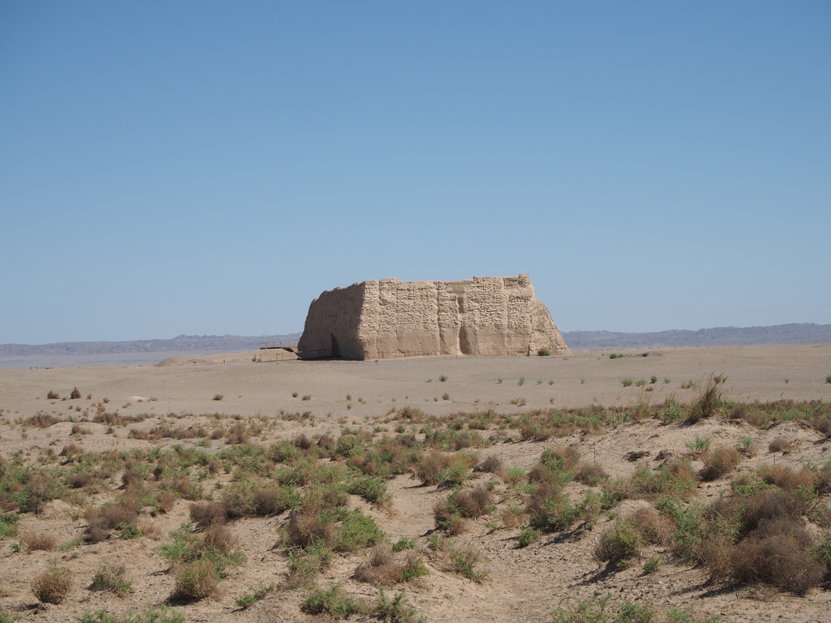Dunhuang: Yumen Guan, Yumen Guan: Small Fangpan Castle