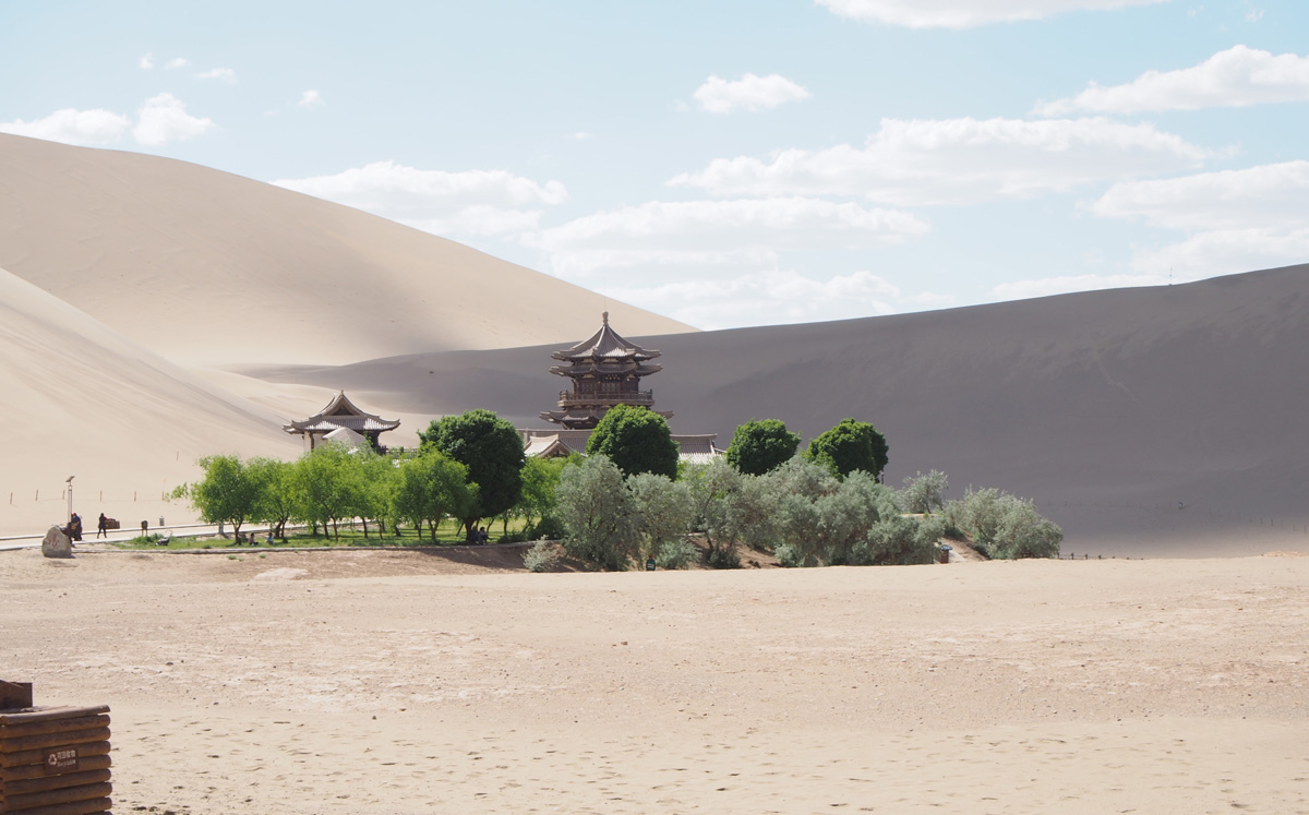 Dunhuang: Singing Sands & Crescent Lake Resort