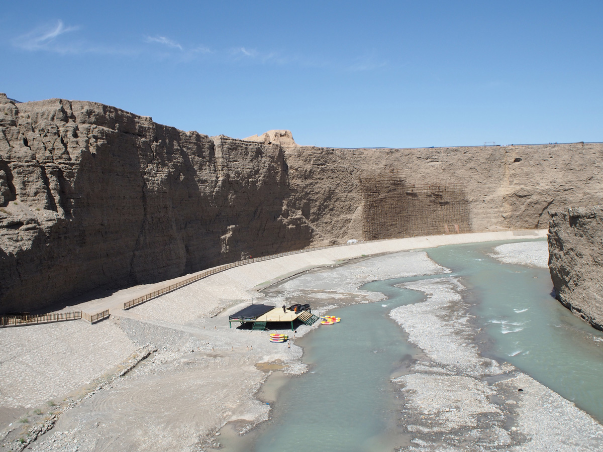 Jiayuguan: First Beacon Tower, First Beacon Tower, from canyon bridge