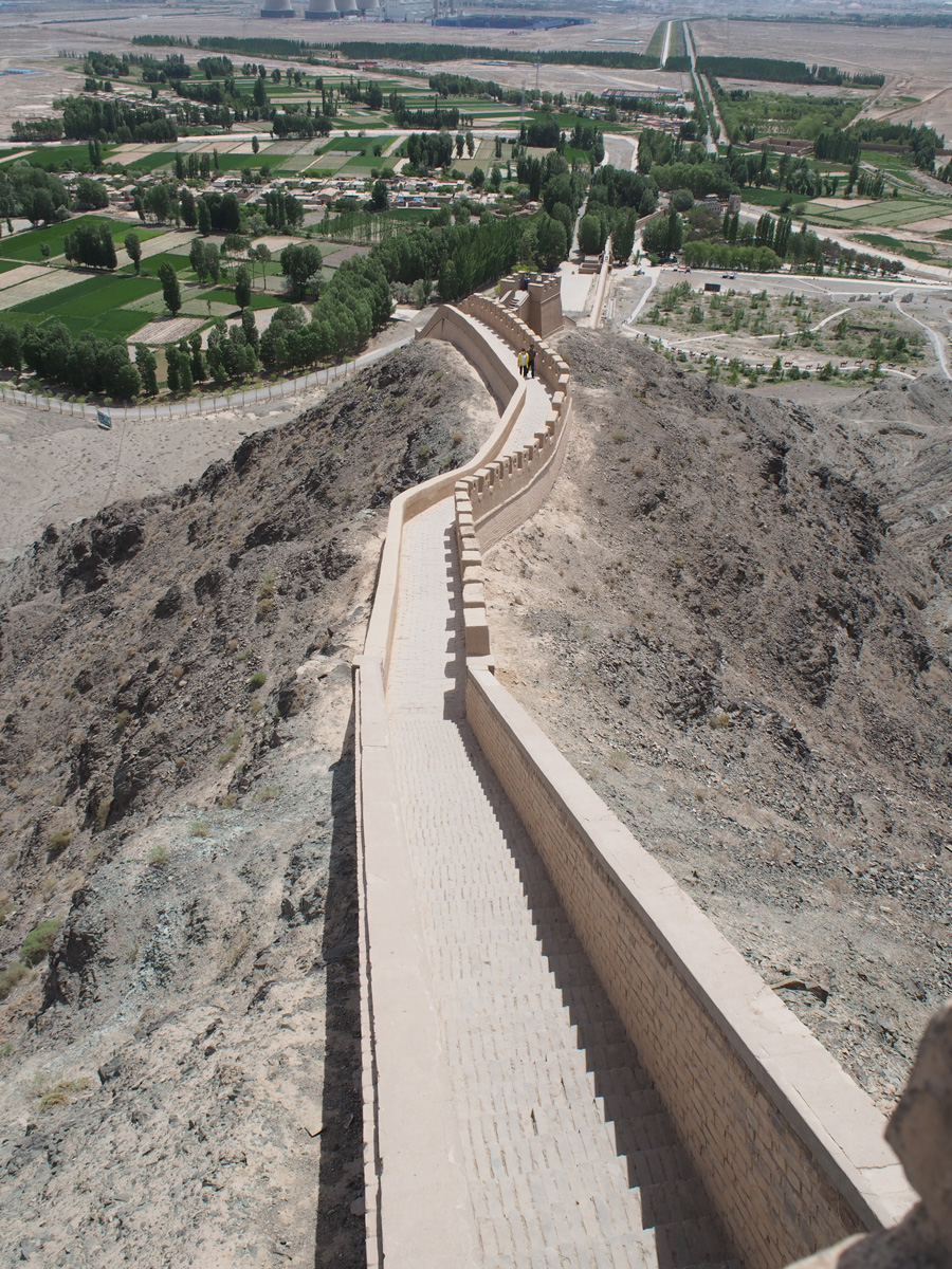 Jiayuguan: Overhanging Great Wall