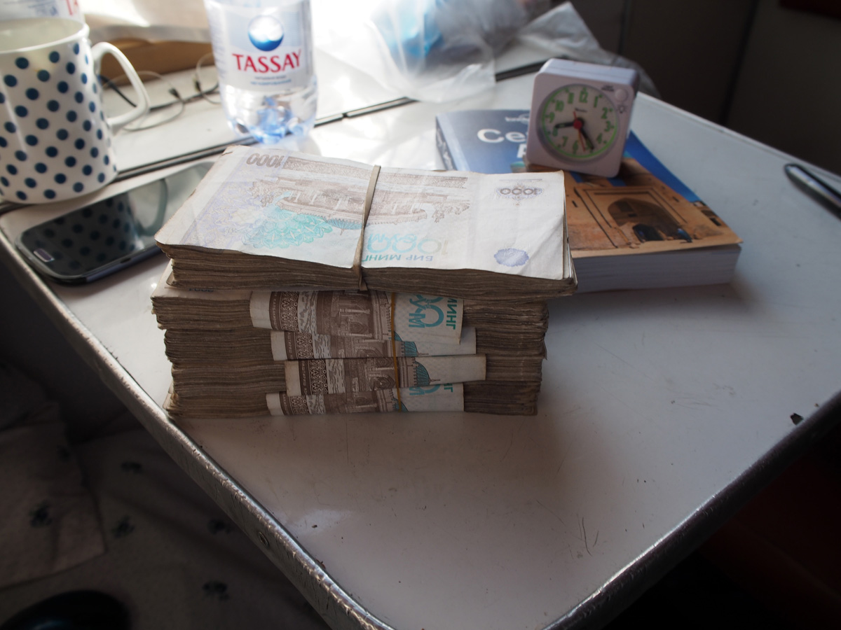 Uzbekistan 2015, 490,000 Uzbek Som (about $200)