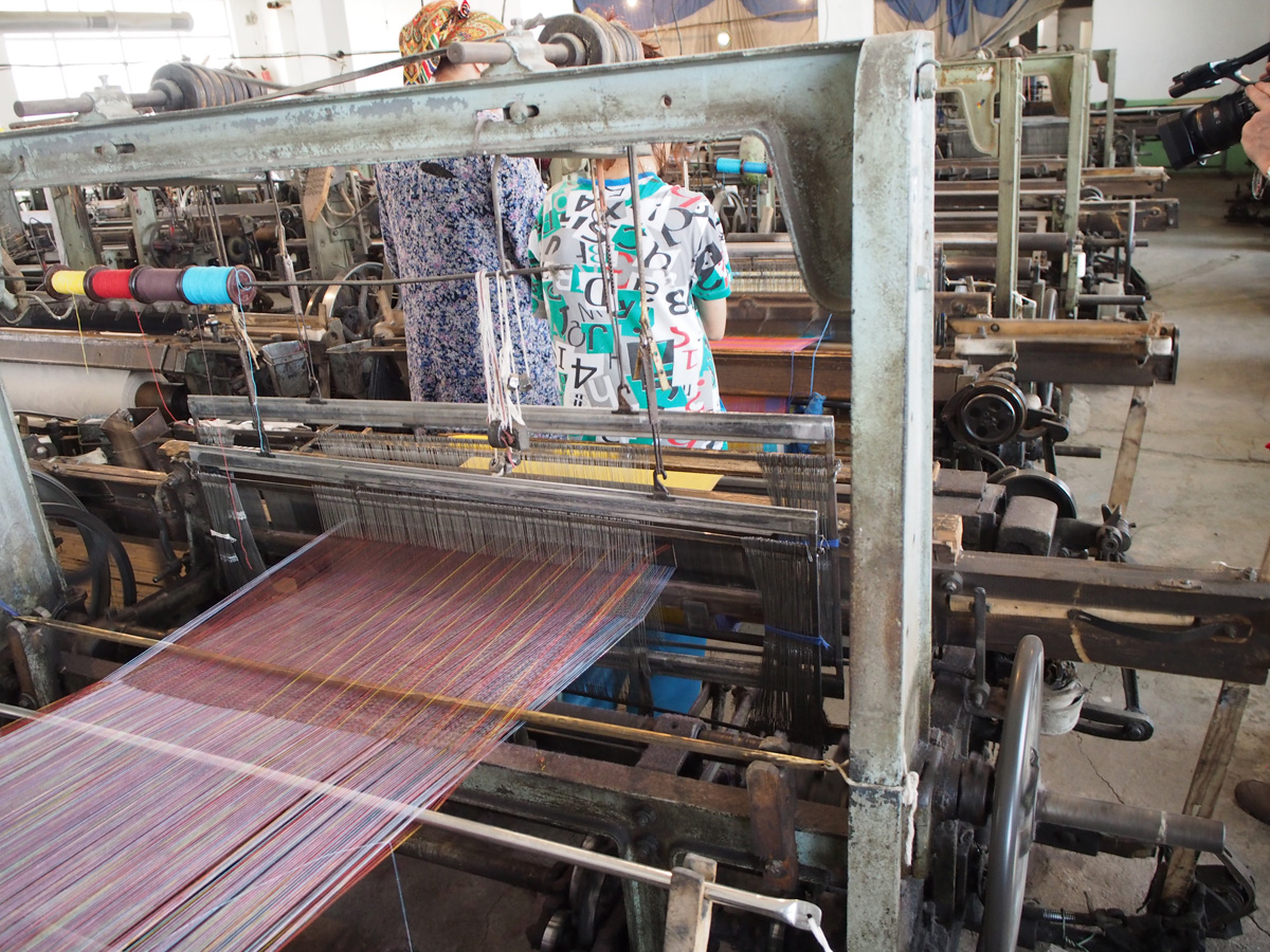 Margilan: Yodgorlik Silk Factory, Powered silk looms
