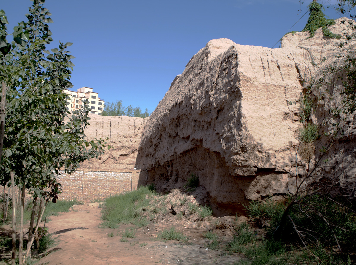 Kashgar: Ancient City Walls, Real old city walls, West of Id Kah mosque