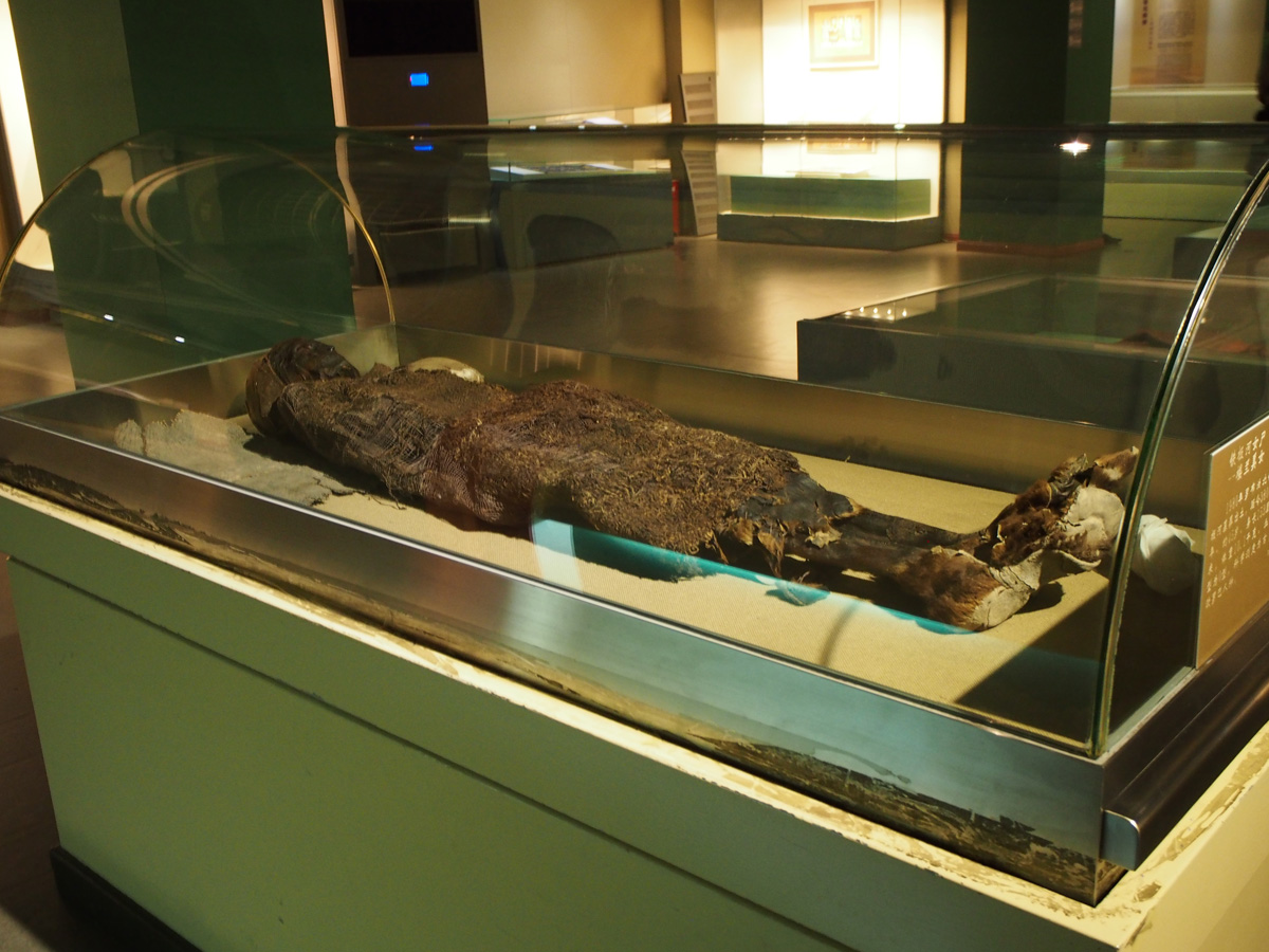 Urumqi, "Europoid mummy" ~1800BC