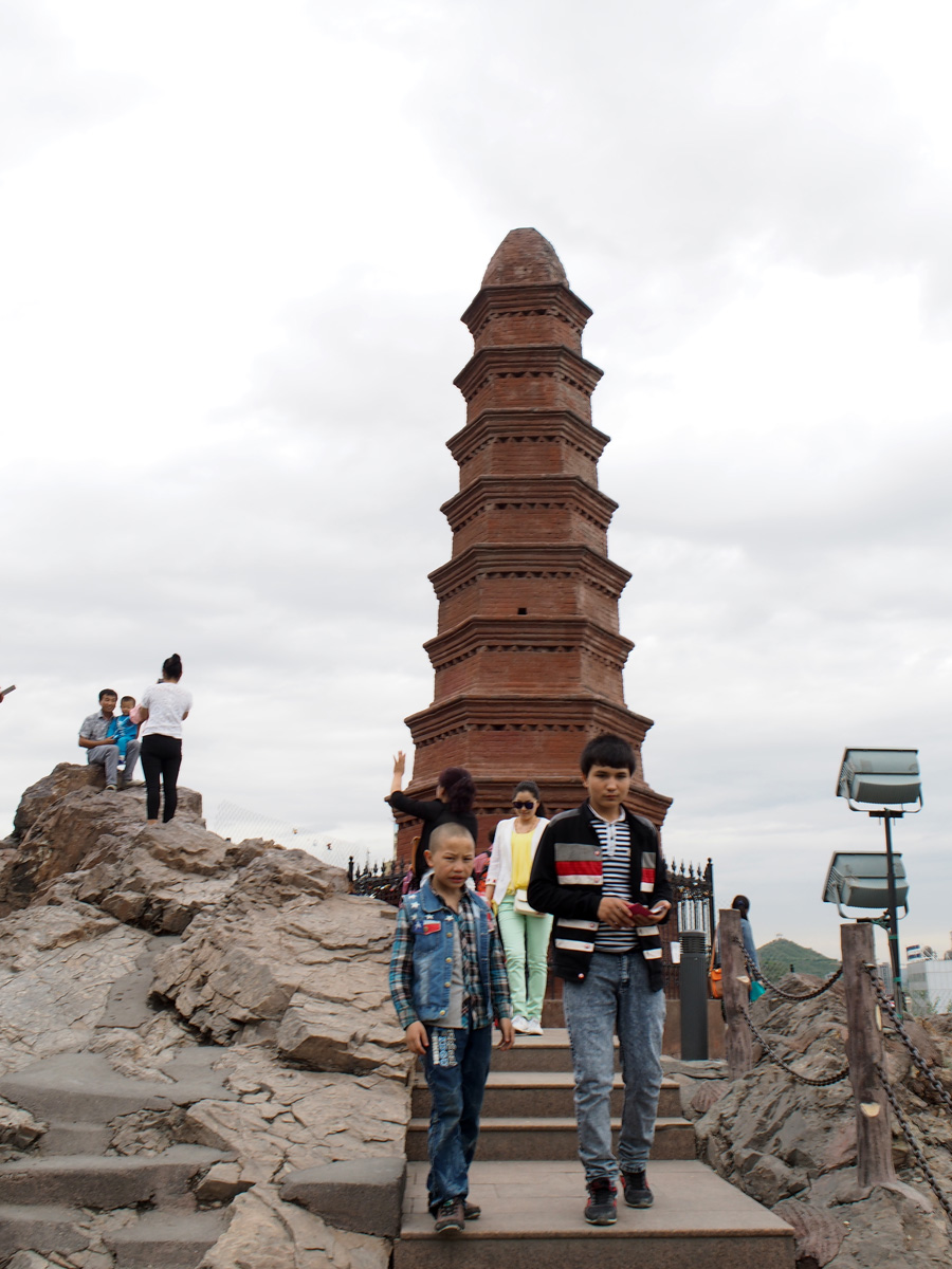 Urumqi, Hongshan Park mini pagoda