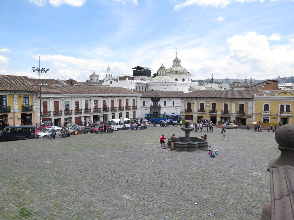 Around Quito, Plaza de San Francisco