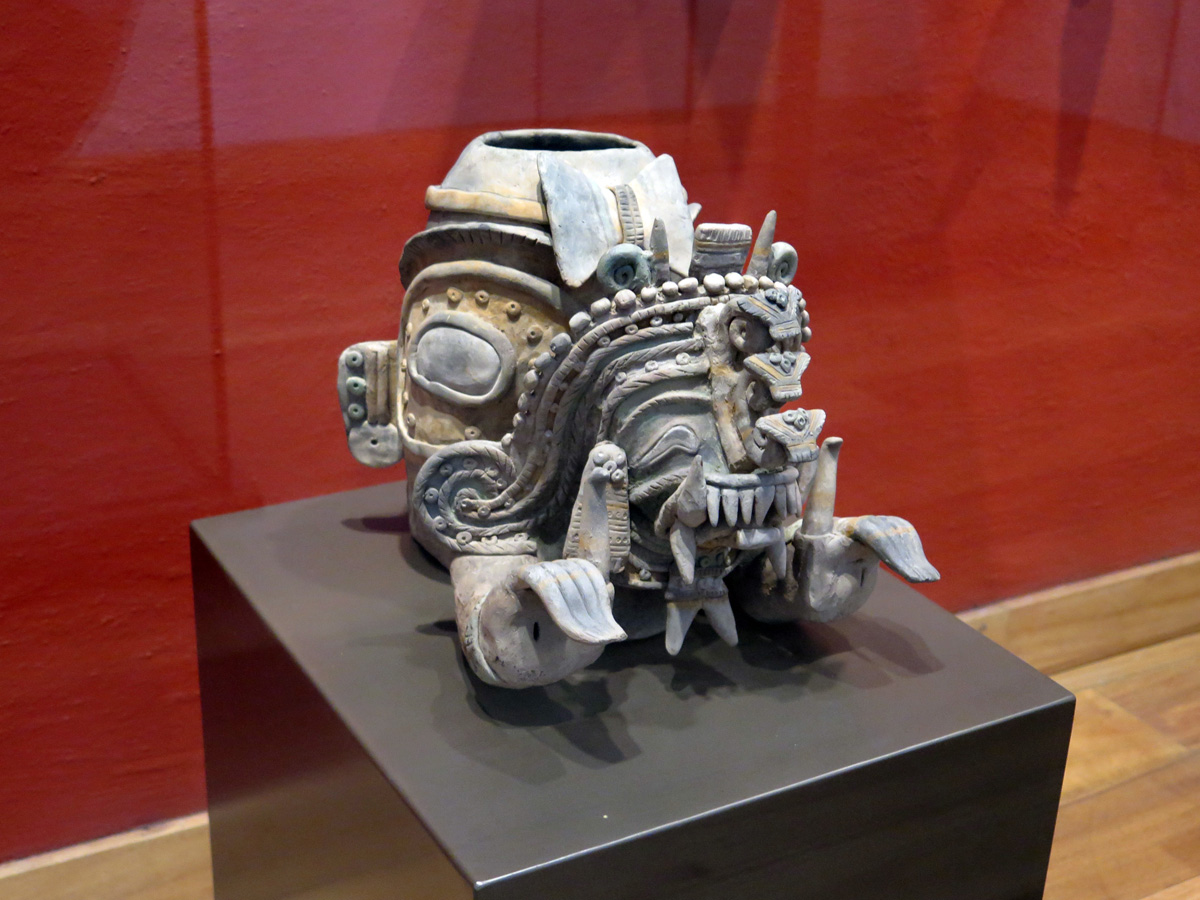 Around Quito, Casa del Albado Museo