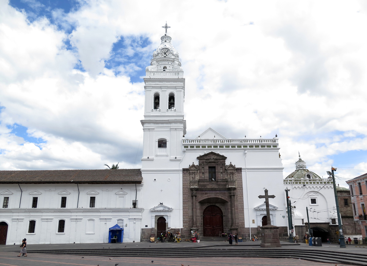 Around Quito, Plaza Santa Domingo